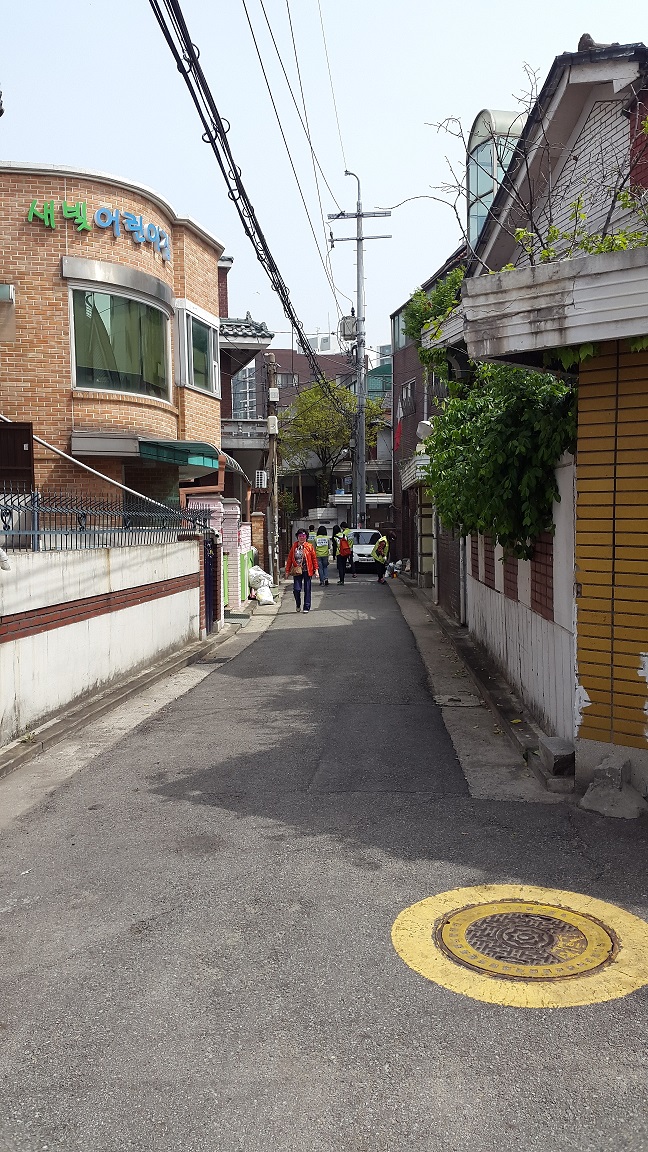 569.jpg> <!--