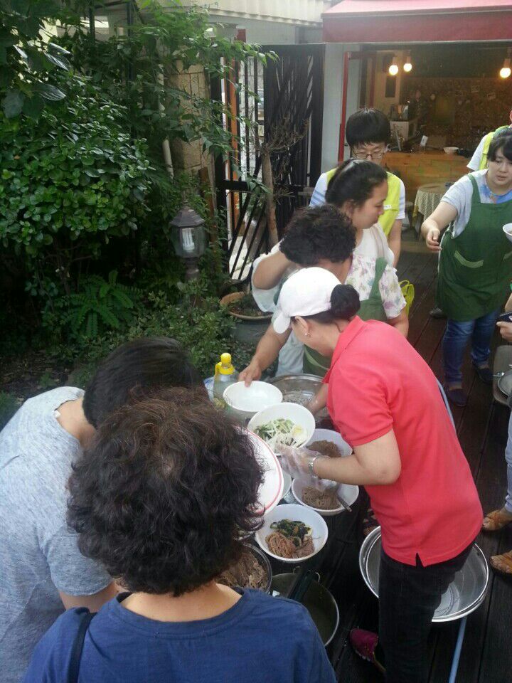 610.jpg> <!--