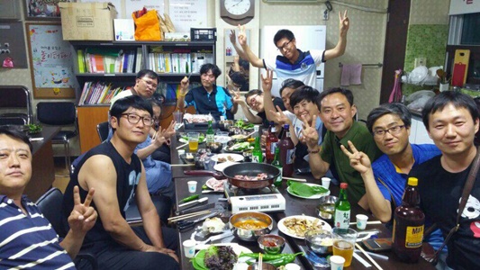 830.jpg> <!--