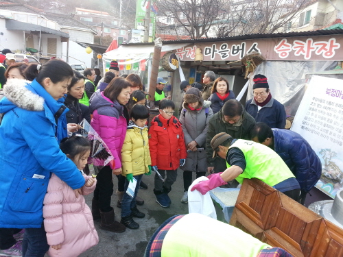 895.jpg> <!--